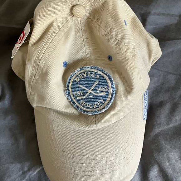 NHL Team Caps - Lot of 10 Plus One Gongshow Hat - Picture 2 of 15